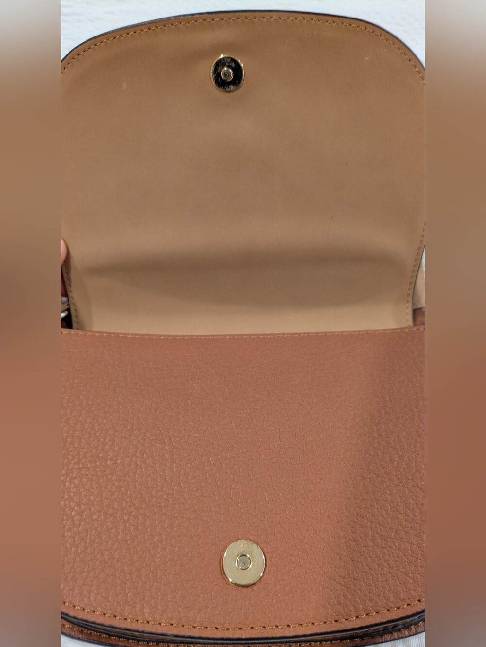Michael Kors Tan Pebbled Leather Fanny Pack with Gold Hardware - Picture 3 of 3